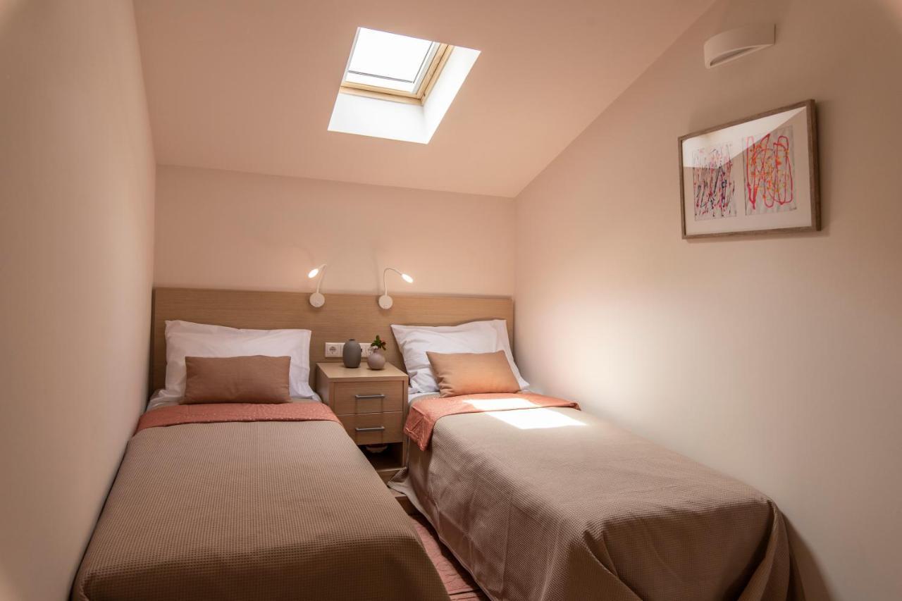 Gallery Suites & Residences Pire Dış mekan fotoğraf